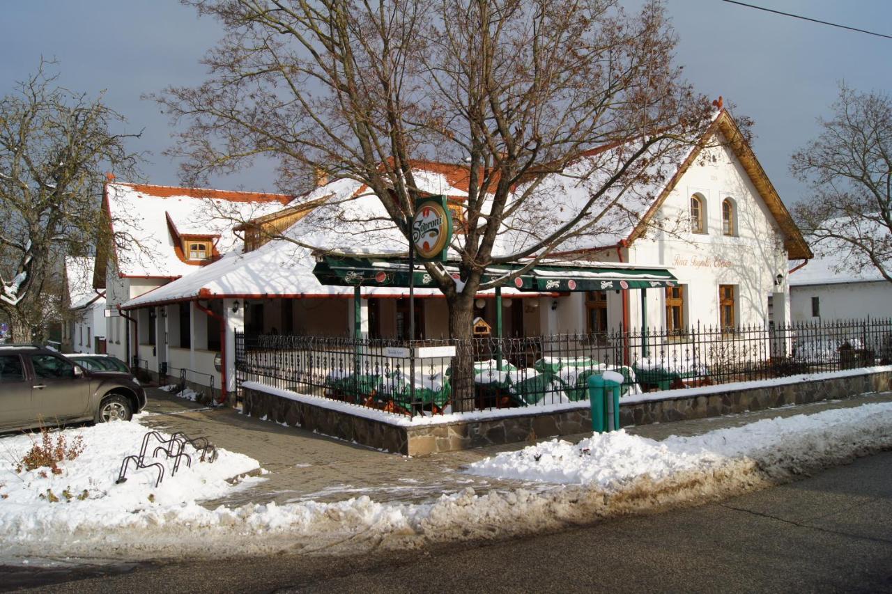 Rácz Fogadó Hotel Kisoroszi Exterior foto